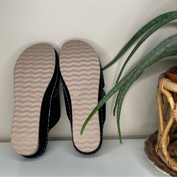 David Tate Black Suede Perforated Slide Sandals | Wedge Comfort Shoes | Size 7.5 - Picture 7 of 12